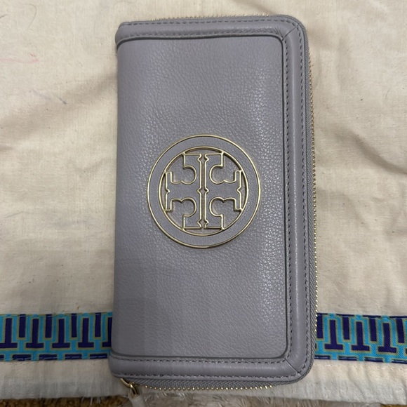 Tory Burch Gray Leather Wallet - Picture 6 of 7